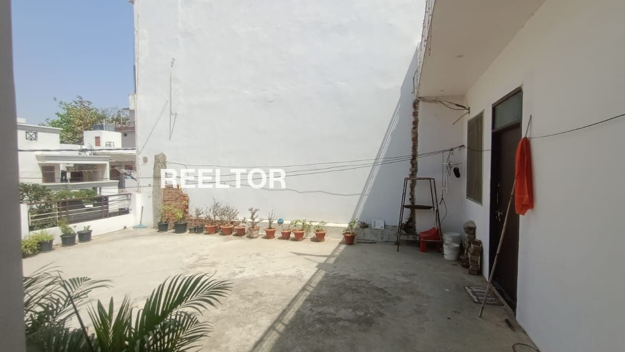 Villa For Rent In Yusuf Sarai Market Defence Colony