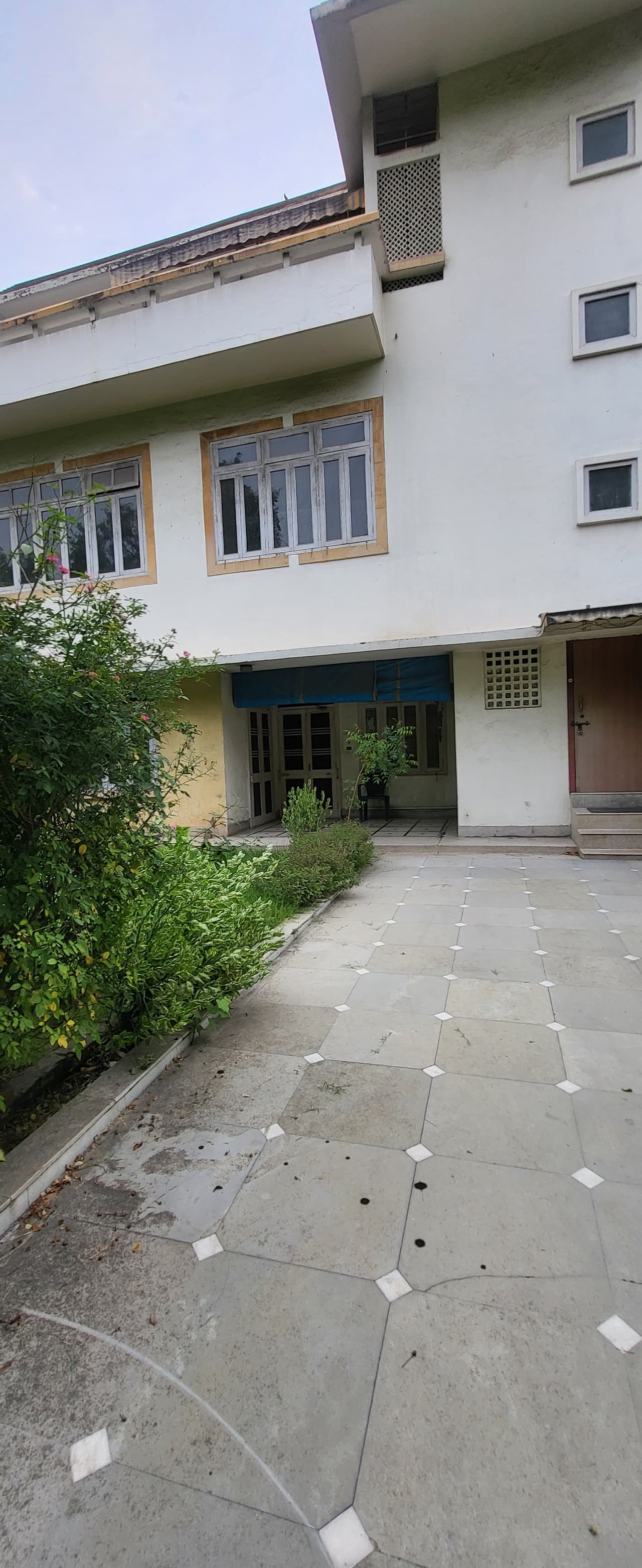 Villa For Rent In Sector 8 Vasant Vihar