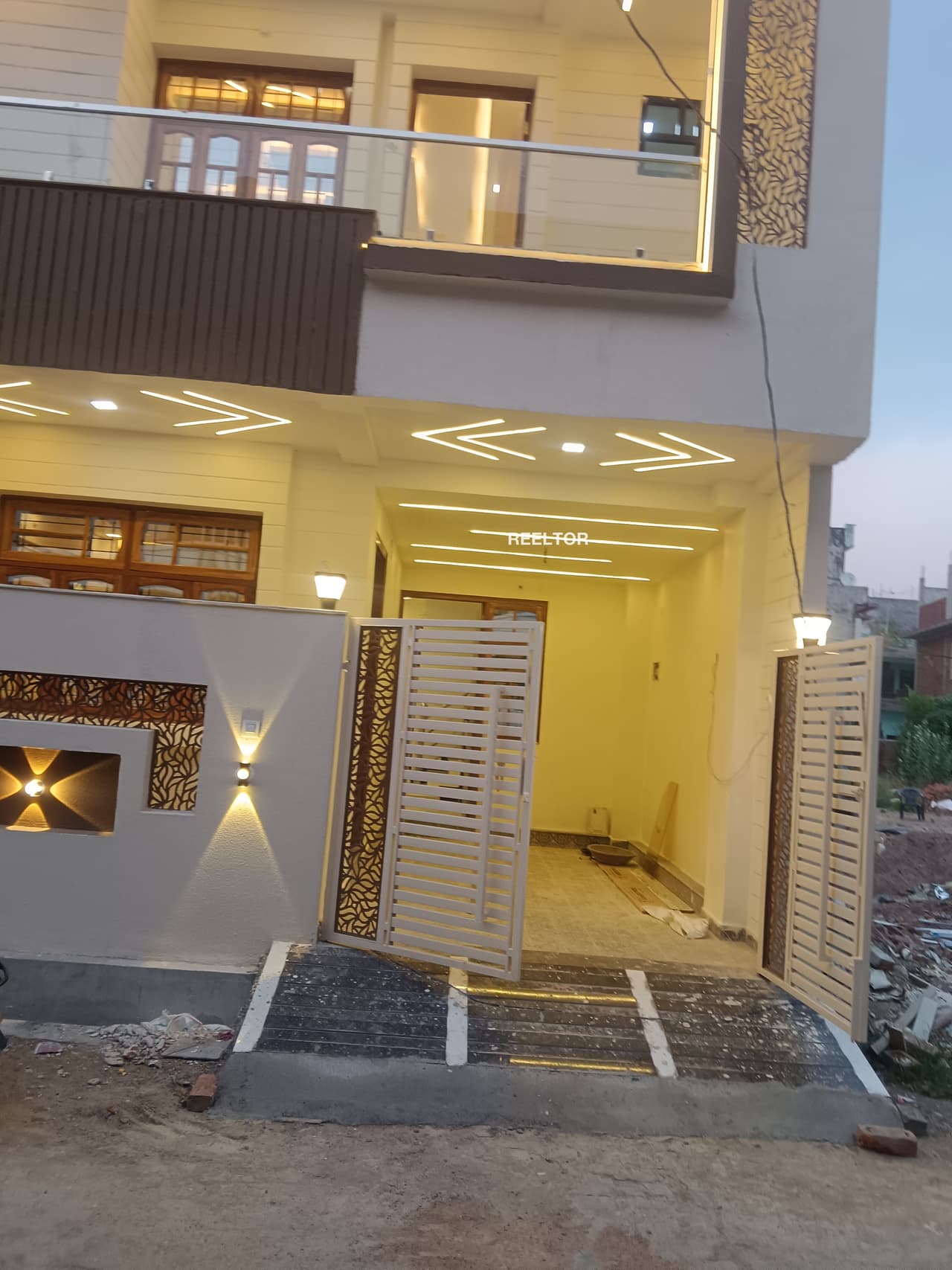 Pg For Sale In Dallupura Village Mayur Vihar