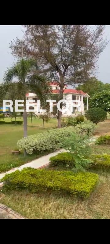 Villa For Rent In Okhla Defence Colony