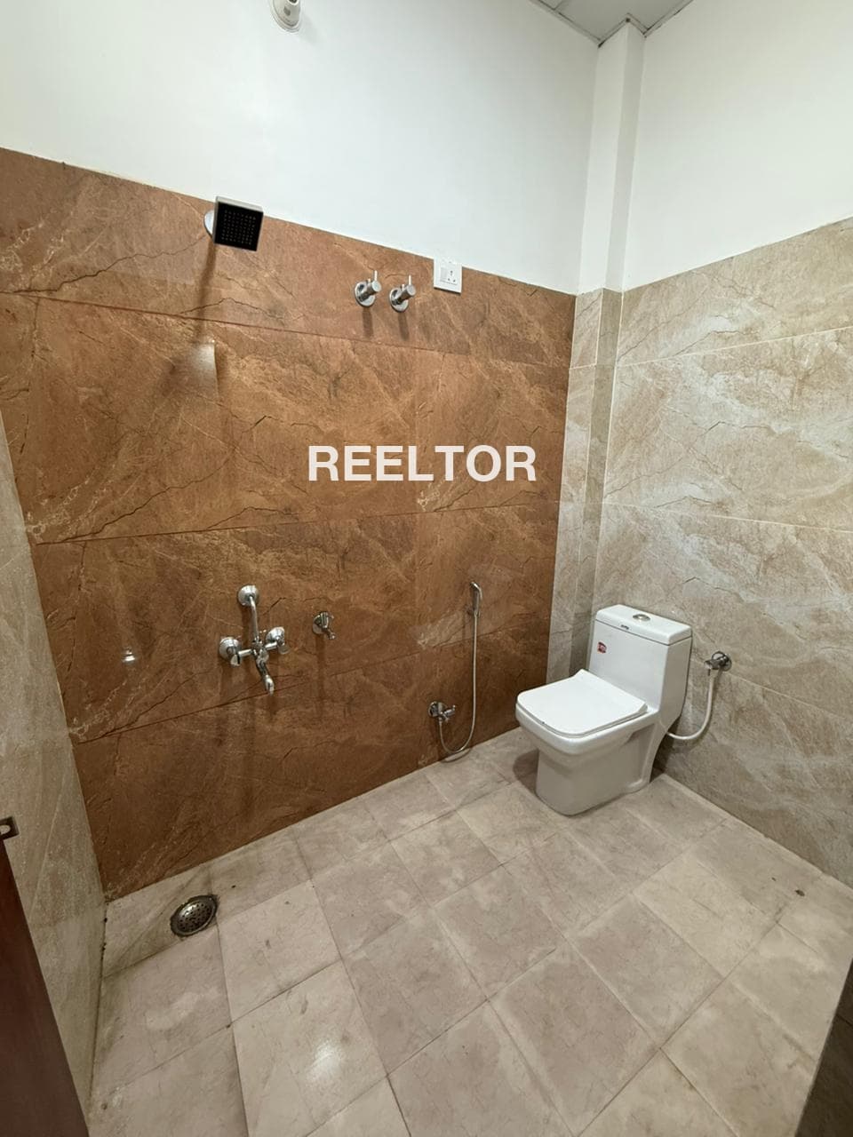 Villa For Rent In H 4 Block Model Town