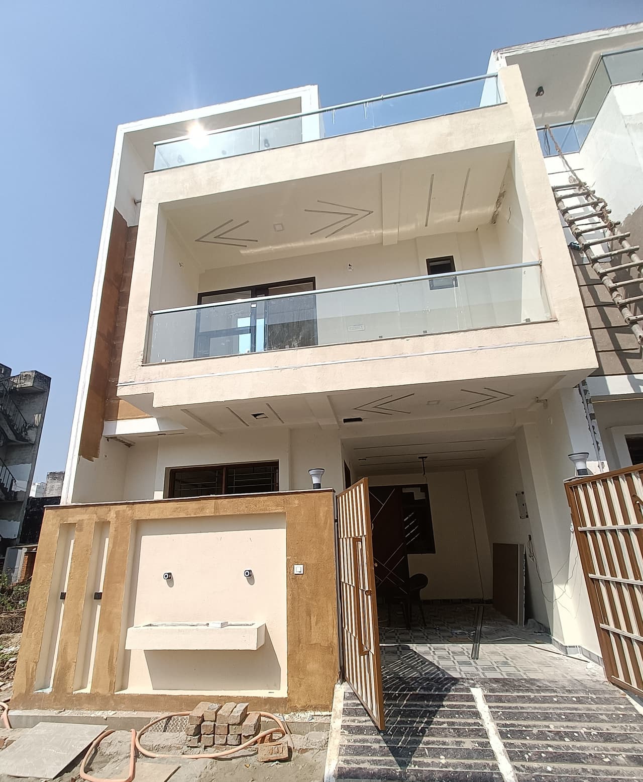 Villa For Rent In Tihar Rajouri Garden