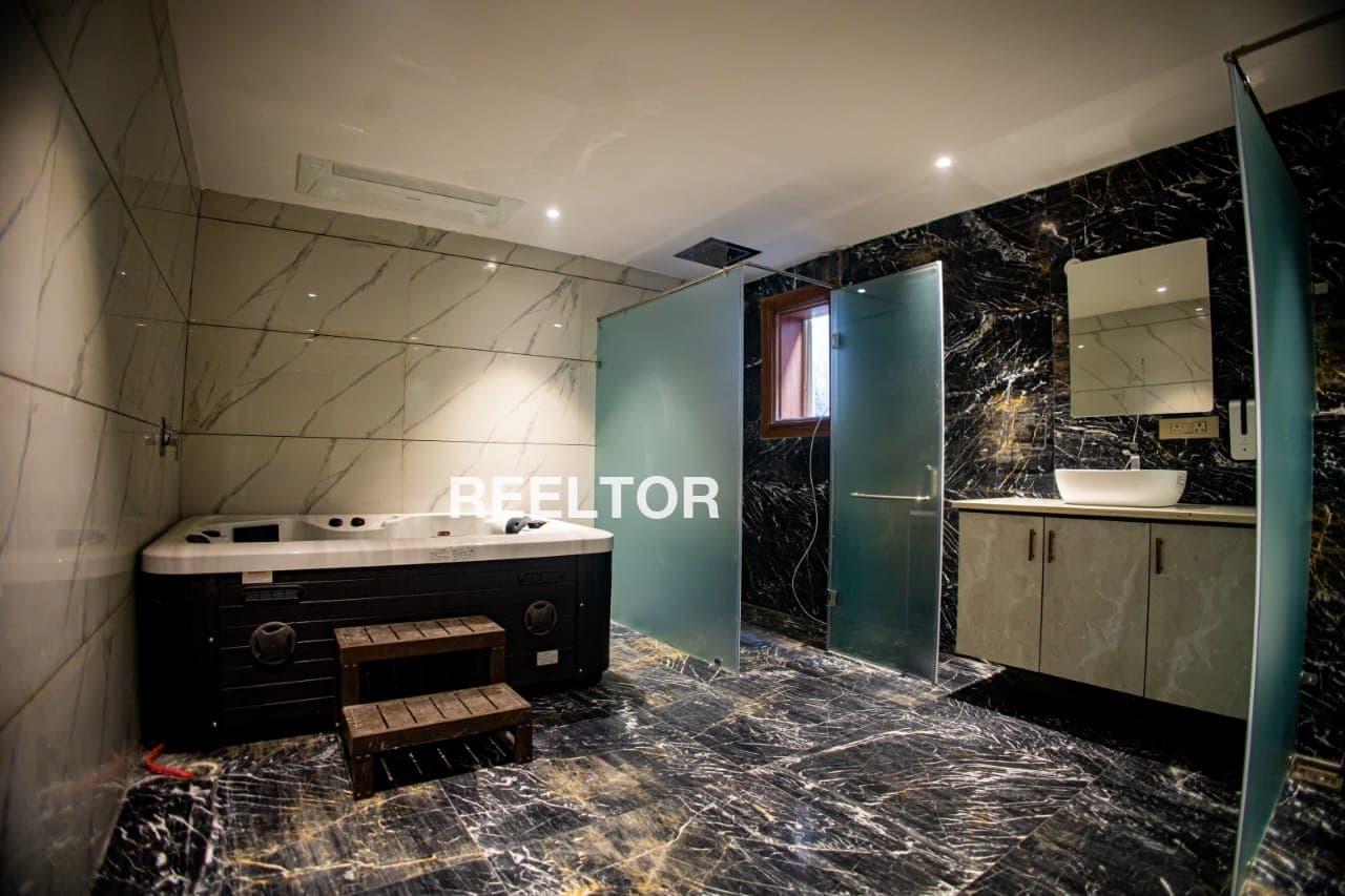 Showroom For Rent In Palam Village Dwarka