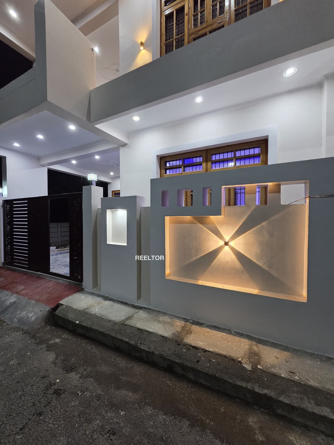 Floor In Paschim Vihar