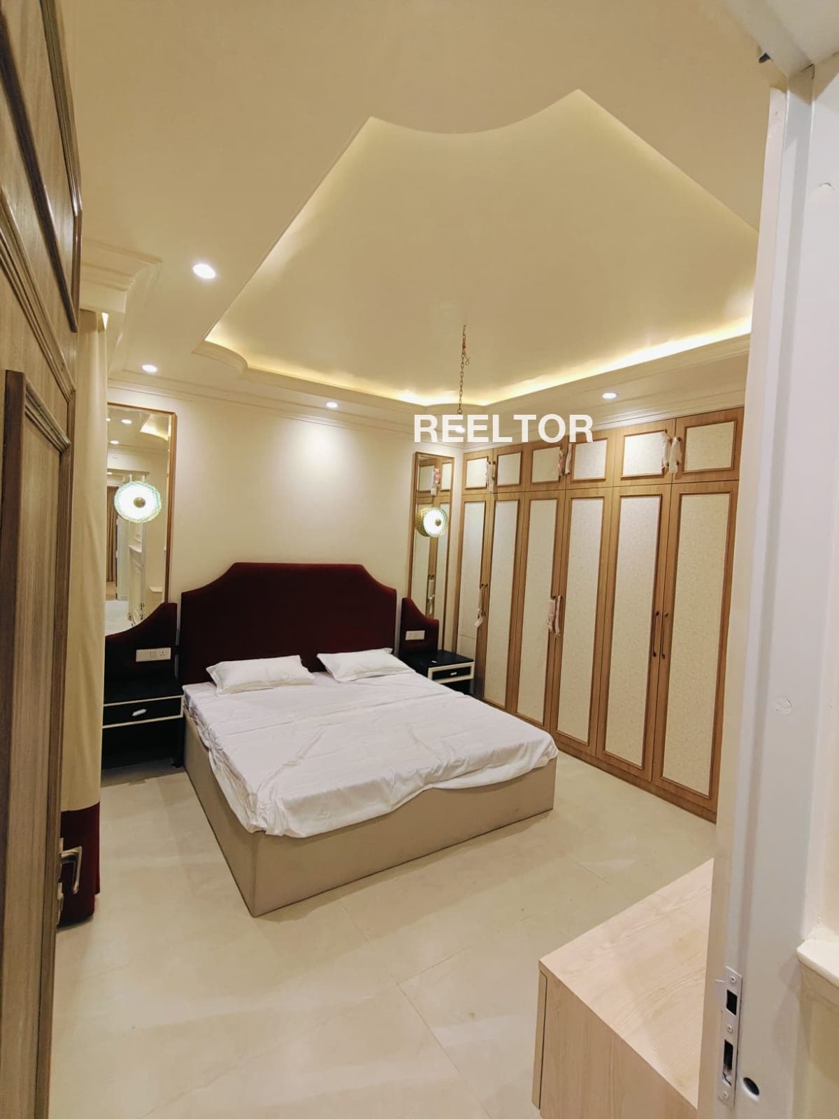 Thaltej Rent House