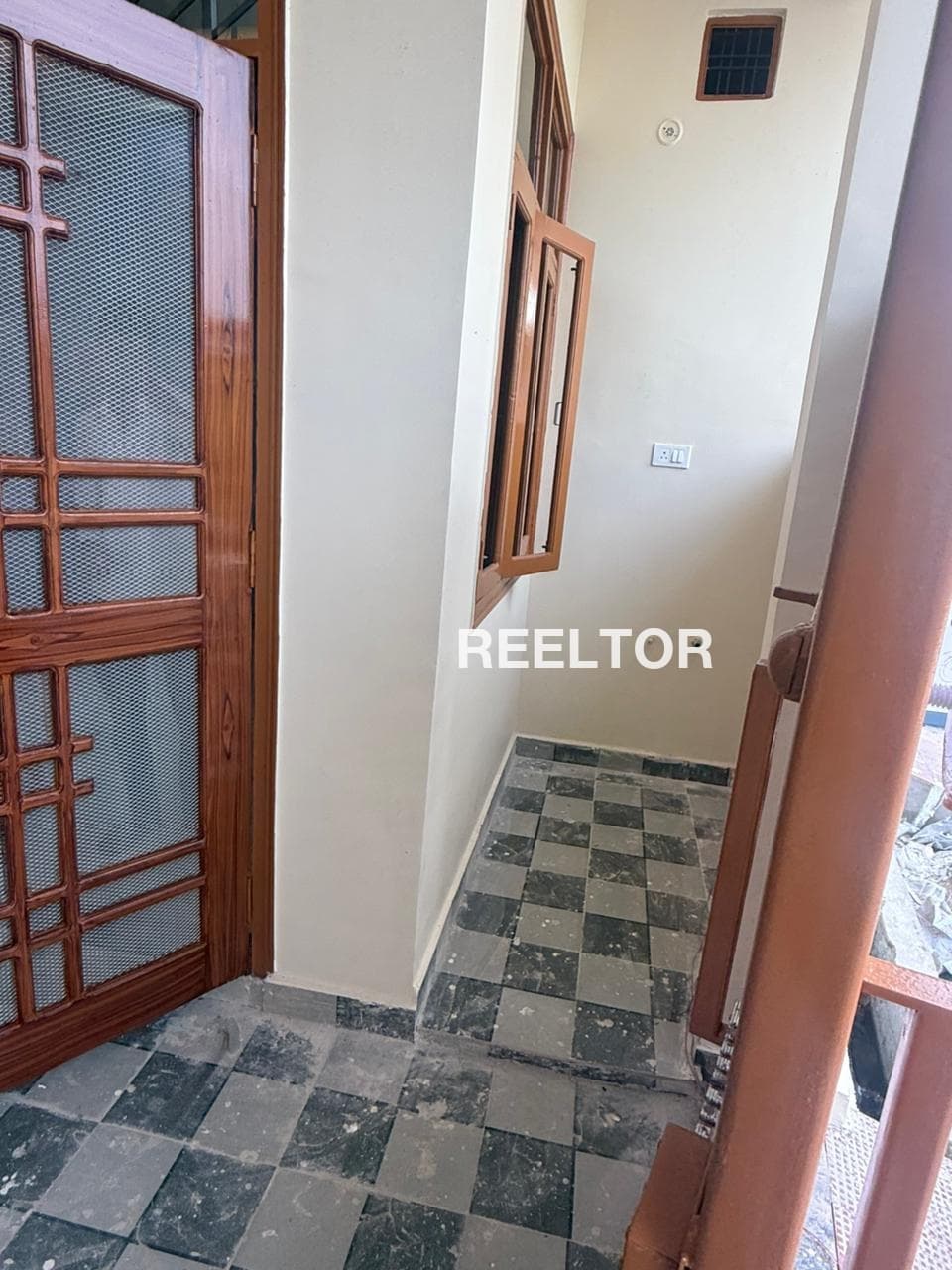 Villa For Rent In Upper Shankar Vihar Delhi Cantonment