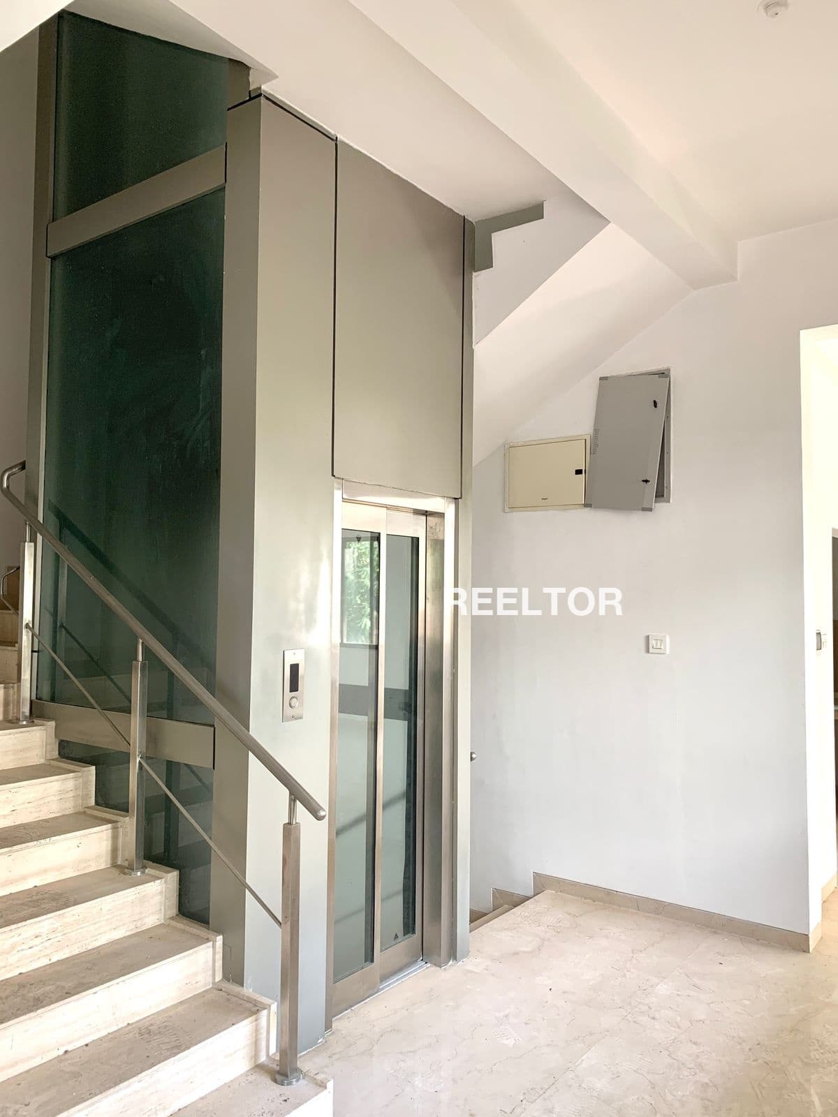 Villa For Rent In Hansa Puri Saraswati Vihar