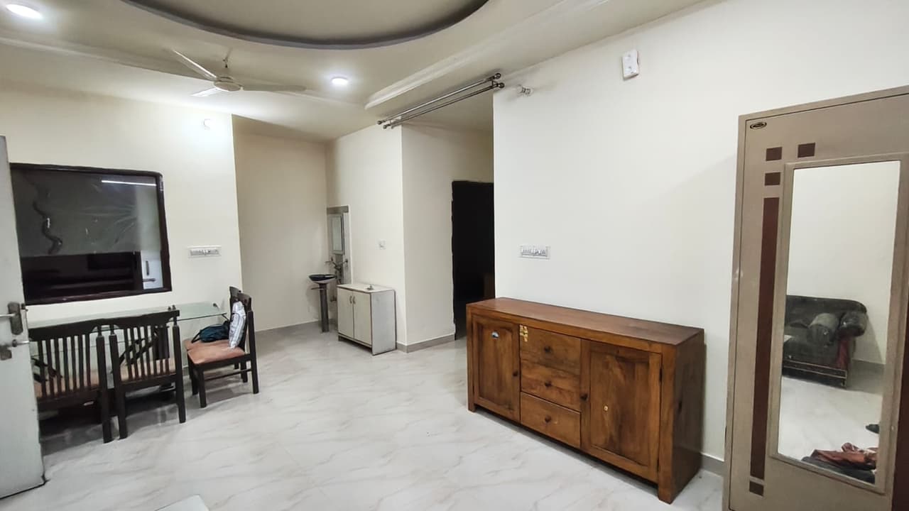 Villa For Rent In Kalindi Colony Defence Colony