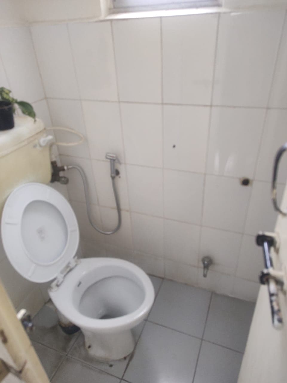 Villa For Rent In Chhota Hasanpur Preet Vihar