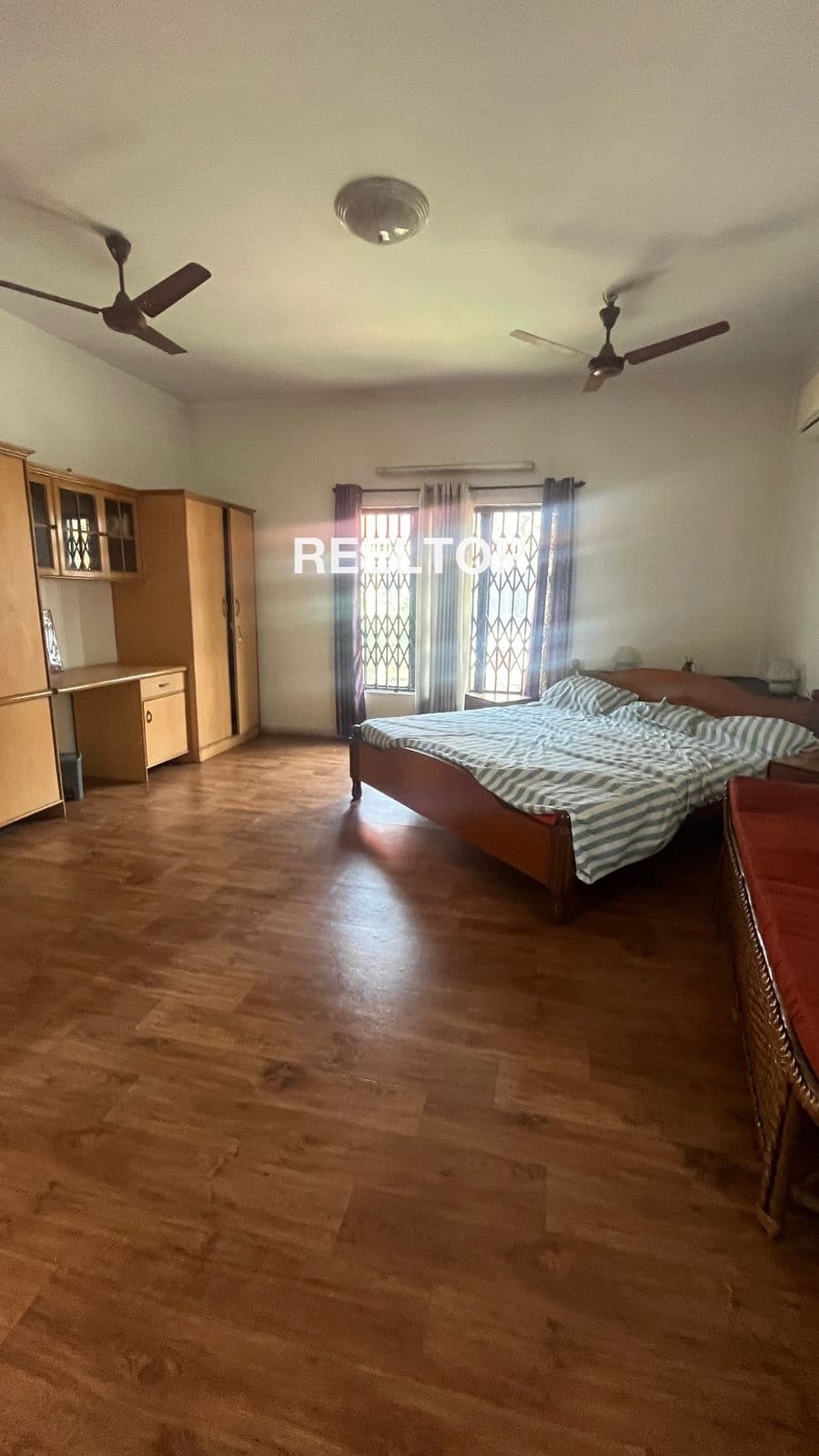 Villa For Rent In Dhaula Kuan Delhi Cantonment