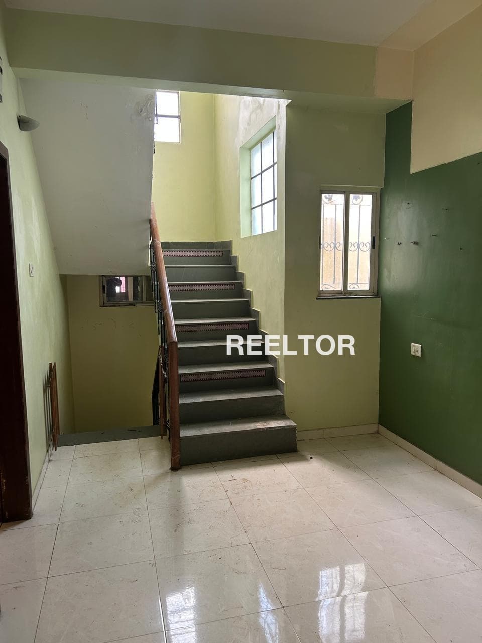 Floor In Mianwali Nagar