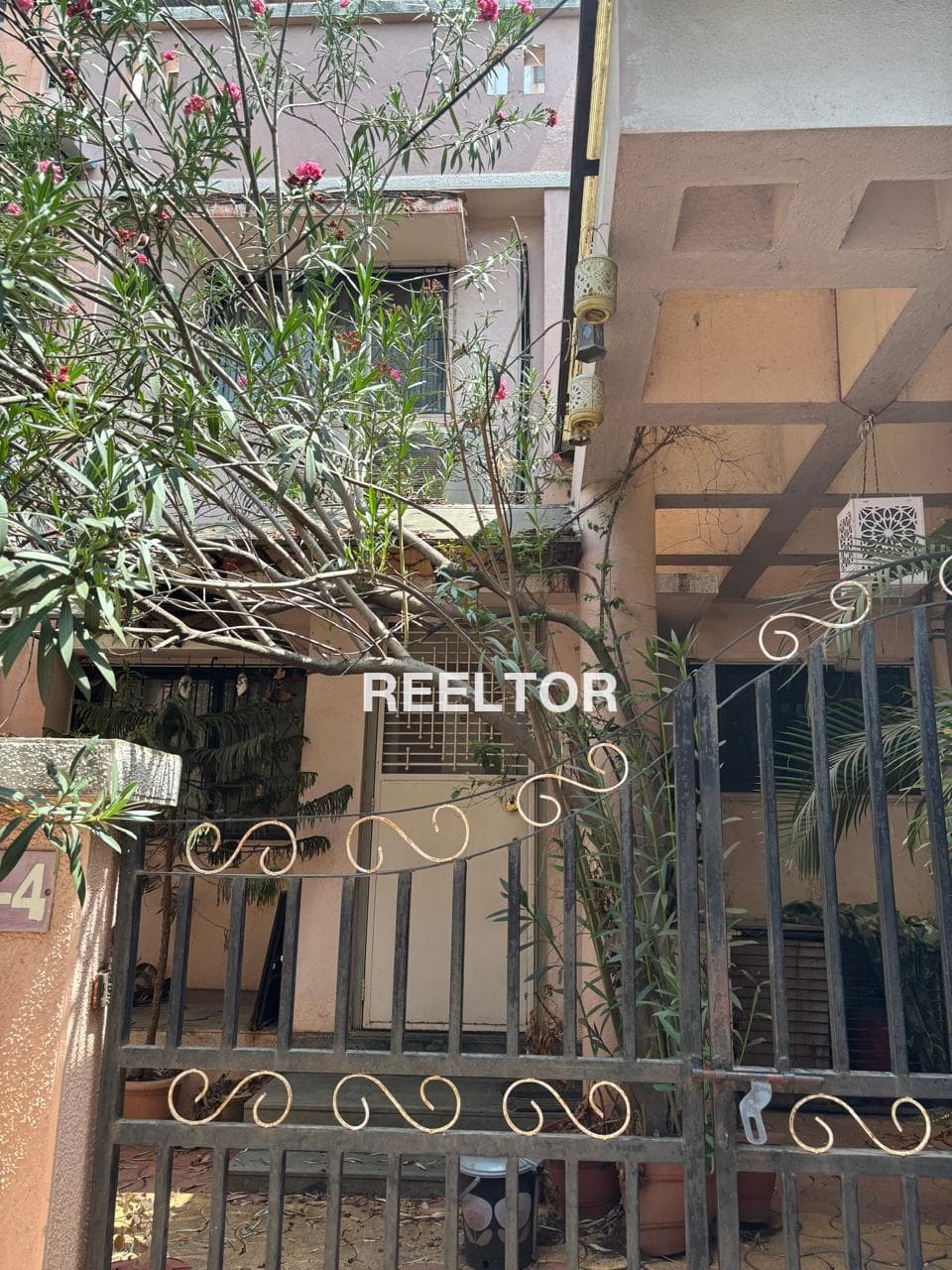 Villa For Rent In Sarvodaya Enclave Hauz Khas