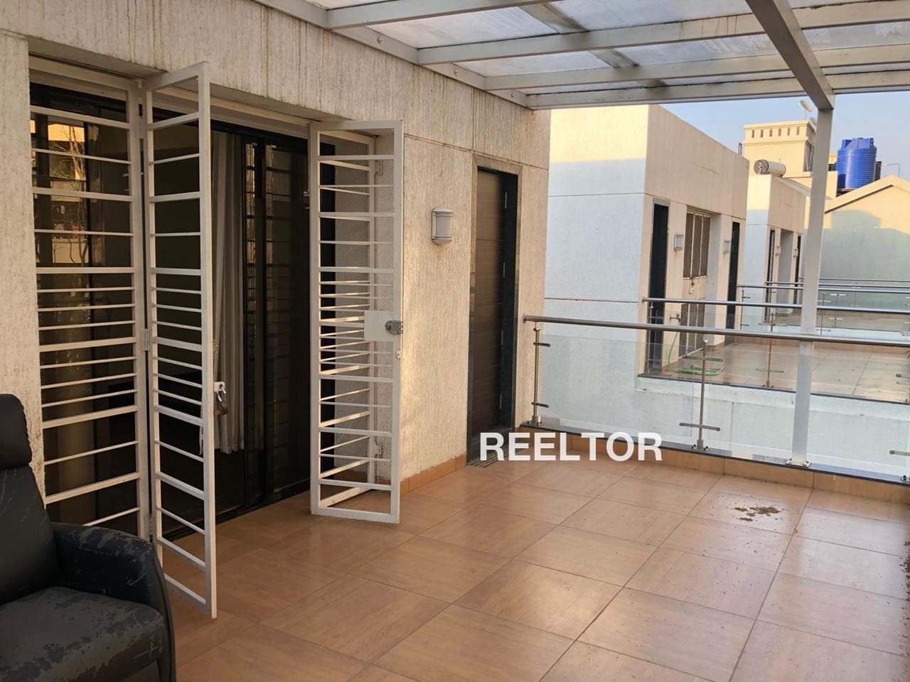 Villa For Rent In Sarita Vihar Defence Colony
