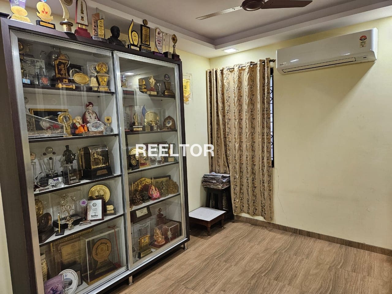 Office Space For Rent In East Vinod Nagar Preet Vihar