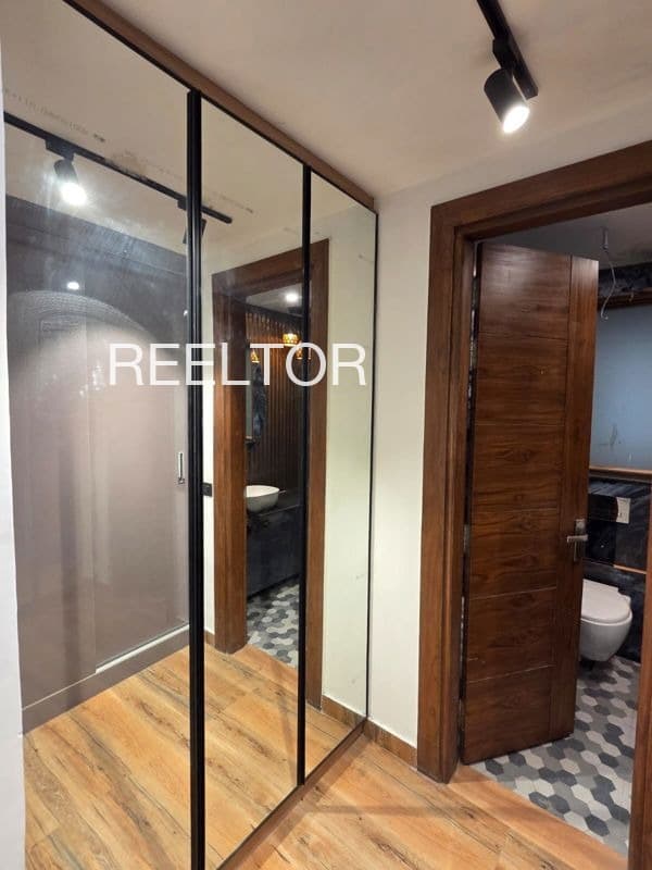 Explore 4 Bhk In Sunara For Sale Panna