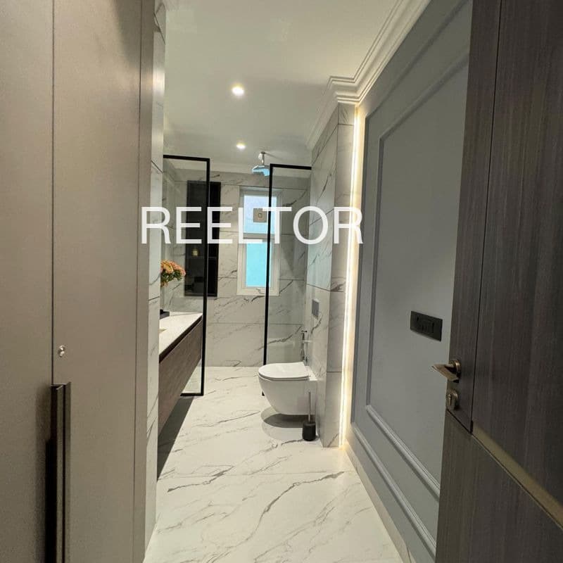 Buy 4 Bhk In Purkara Bhattiyat