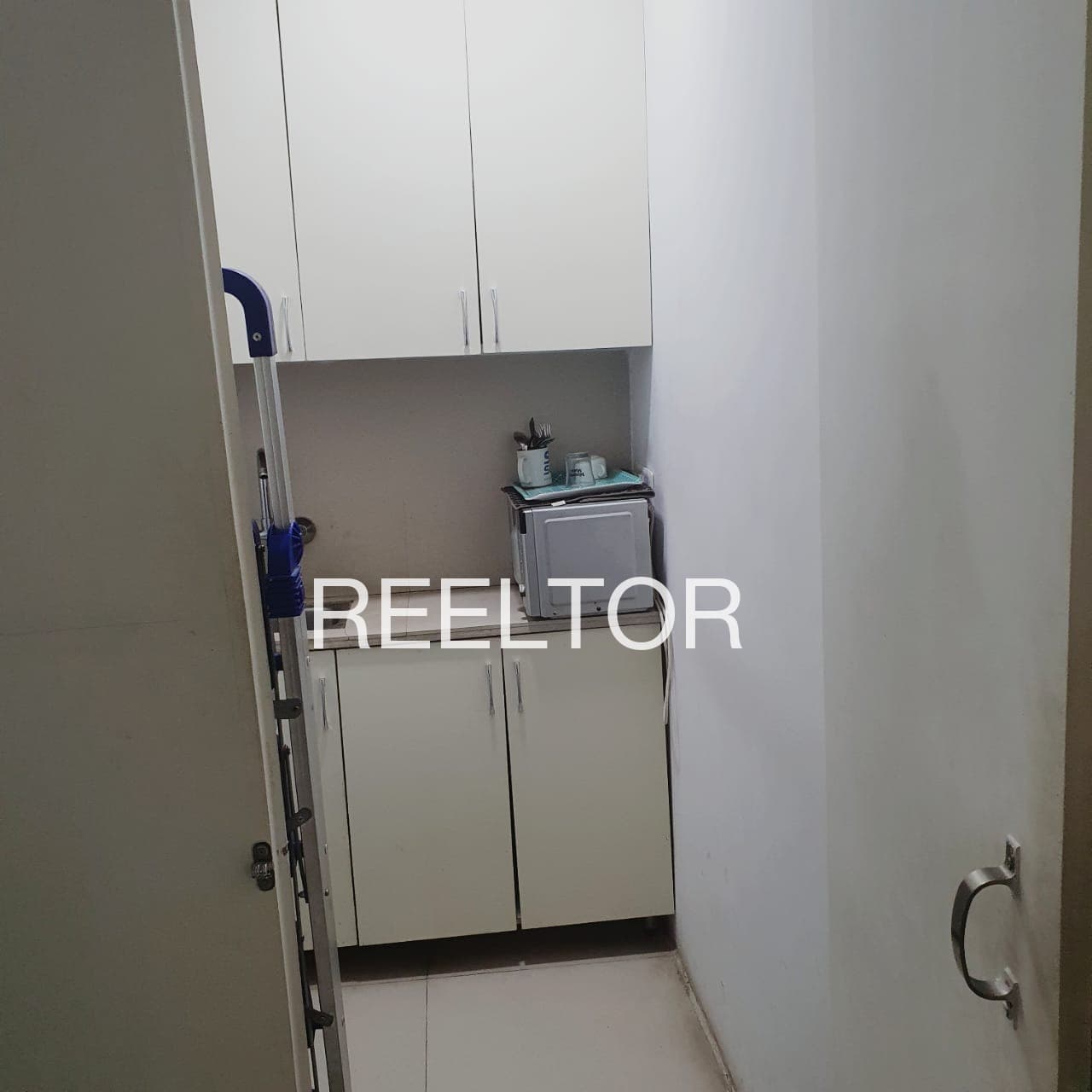 Available 4 Bhk In Narangaparambu Colony Alathur