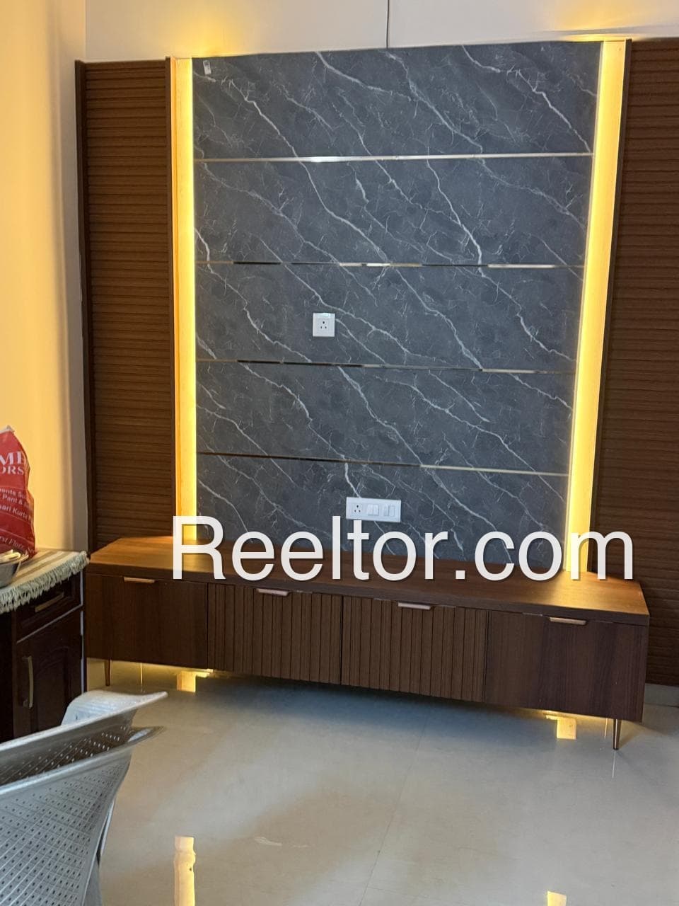 Available 2 Bhk In Patel Complex Pithampur