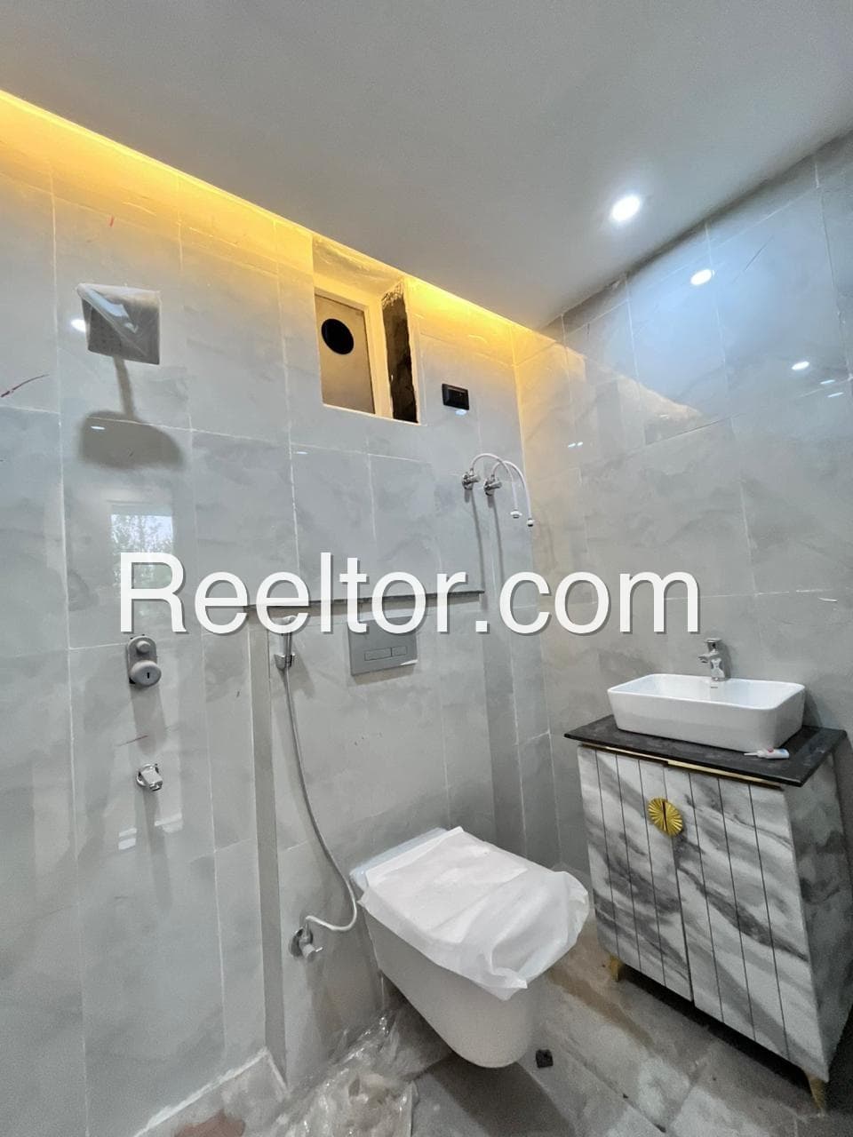 Buy 4 Bhk In Shriramanagara Gangavatiu