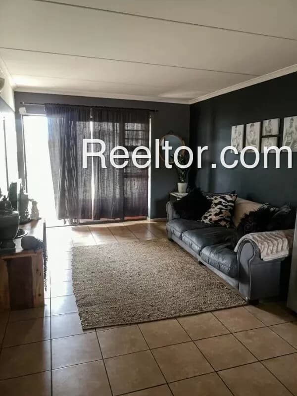 Flat For Rent In Reewari Fatehgarh