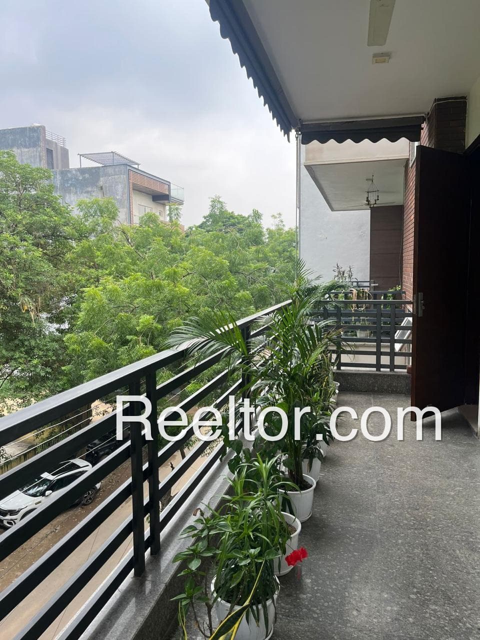 Explore 3 Bhk In Okhla For Sale Barwaha