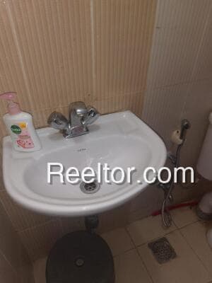 Pg For Sale In Buthiwa Balrampur